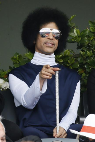 Illustration for article titled 32 Photos of Prince We Love